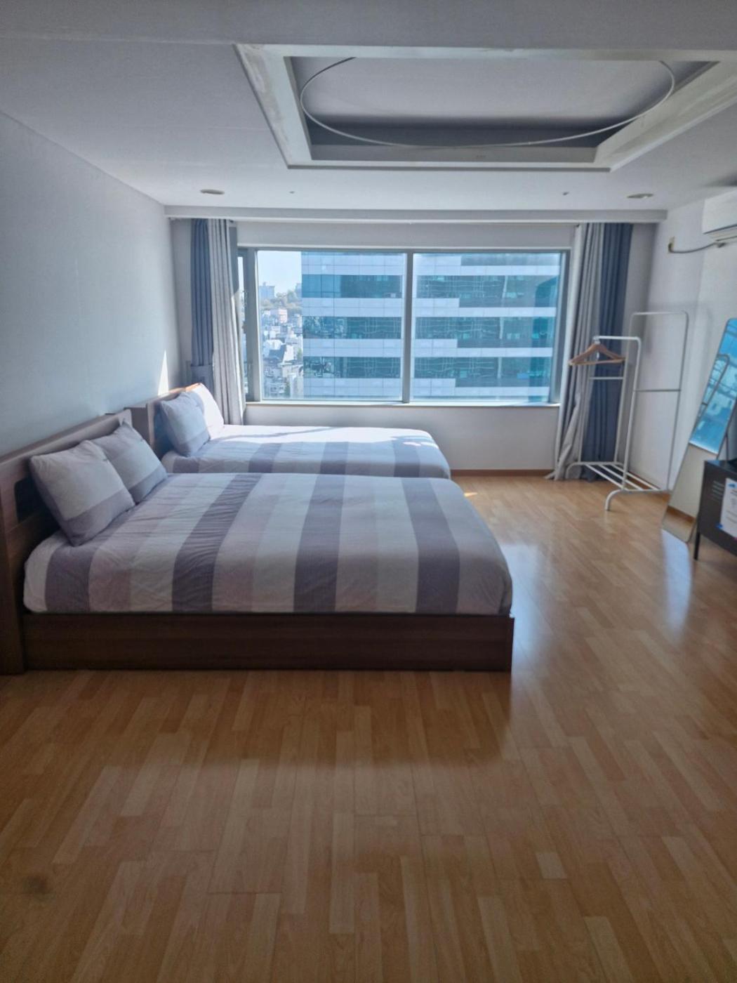 Hongdae Guesthouse 1Min From Hongik Uni Station Exit #1 Seul Esterno foto